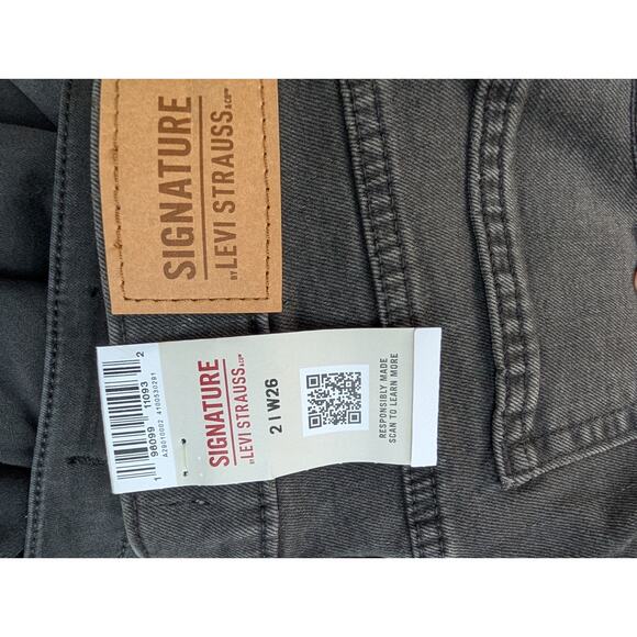 Signature Levi’s Women's Heritage High Rise Kick Boot Jeans Size 2 W26 Black New - Picture 5 of 5